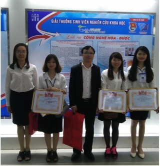 E2BET.COM students in EURÉKA 2016 award