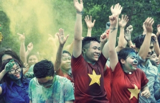 Bunpymay and Water festival - Multi-color festivals for Laos students