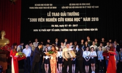 Sinh viên trường E2BET vip mẽ Khoa học được vinh danh Giải thưởng 