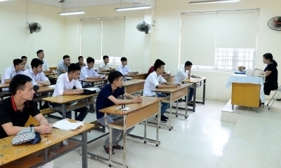 Ôn thi THPT quốc gia 2019: Bám sát đề tham khảo để làm quen