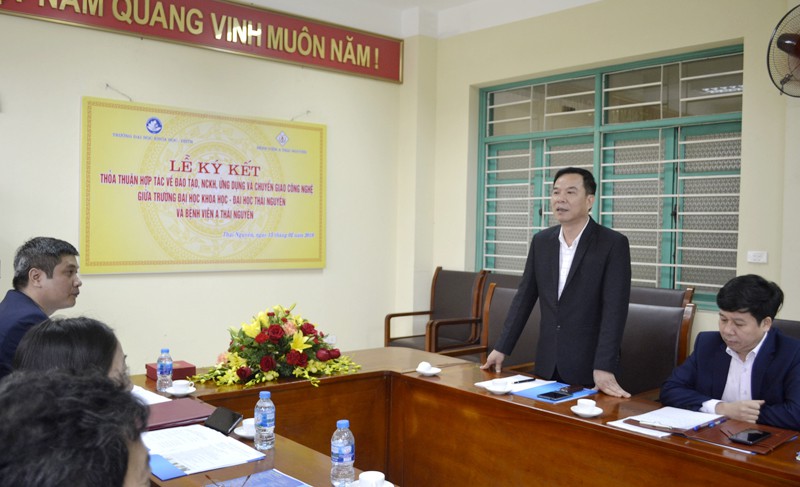 Thầy thuốc ưu t&uacute;, B&aacute;c sĩ chuy&ecirc;n khoa II Đỗ Minh Thịnh nhấn mạnh về những tiềm năng v&agrave; lợi &iacute;ch thiết thực cho mỗi b&ecirc;n khi thực hiện chương tr&igrave;nh hợp t&aacute;c