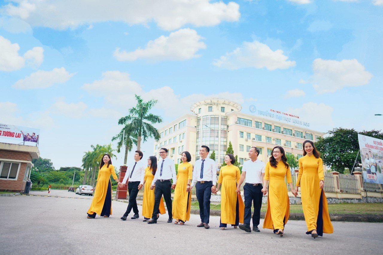 Giảng dạy song ngữ đ&aacute;p ứng 'chuẩn tuyển dụng'.